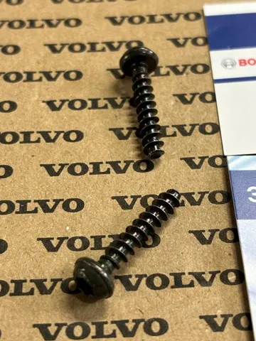  85104272 Volvo