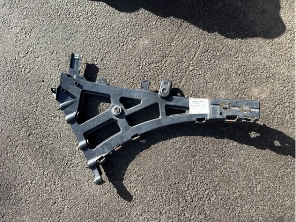 Направляюча заднього бампера, права T4A13086 Jaguar