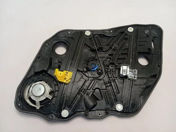 Двигун склопідіймача двері передньої, лівої 82450AT100 Hyundai/Kia