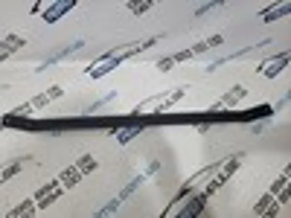 Накладка верхня передньої панелі/супорту радіатора PBM30023AU Signeda