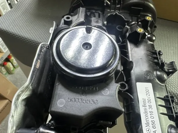 Клапанна кришка A6560163800 Mercedes