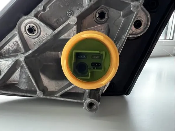  51167416138 BMW