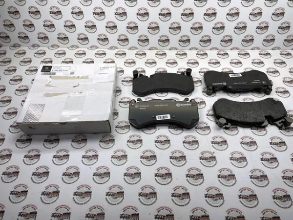 Передні тормозні колодки A0004207205 Mercedes