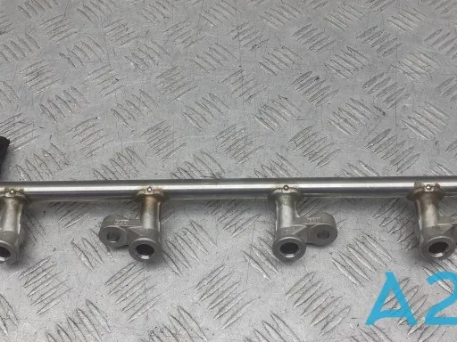 Розподільник палива PY0113150A Mazda