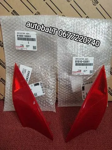 Катафот (відбивач) заднього бампера, правий 8191053050 Toyota