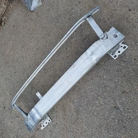 Підсилювач бампера переднього Audi Q3 F3B