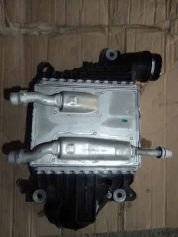 Інтеркулер LR092321 Land Rover