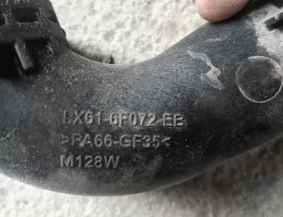 Шланг/патрубок интеркуллера LX616F072EB Ford