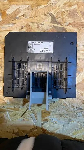 Блок комфорту 5Q0937087AR VAG