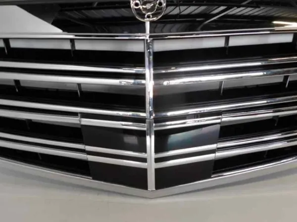 Решітка радіатора A22188006839040 Mercedes