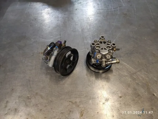 Насос ГУР 4431006180 Toyota