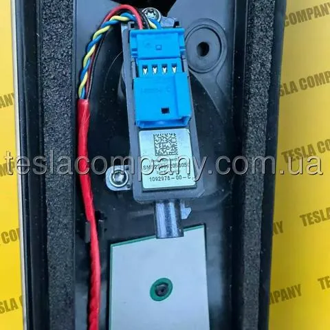  110925300G Tesla