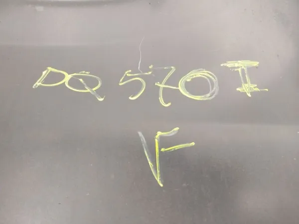 Крило переднє ліве 631019025R Renault (RVI)