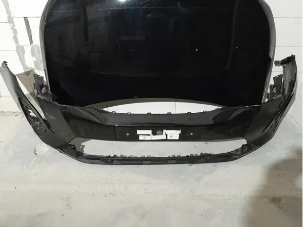 Передній бампер 1675868480 Peugeot/Citroen
