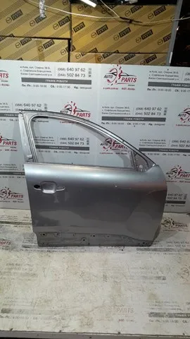 Двері праві передні 9835013280 Peugeot/Citroen