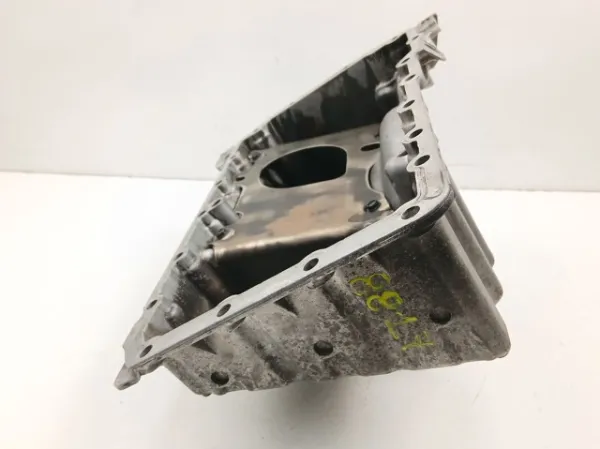 Кронштейн генератора 13992010 BMW