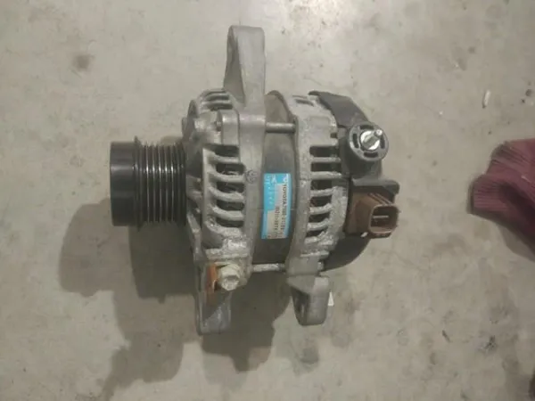 Генератор 2706037200 Toyota