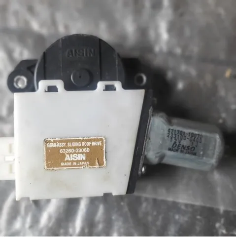Двигун приводу люка 6326033060 Toyota