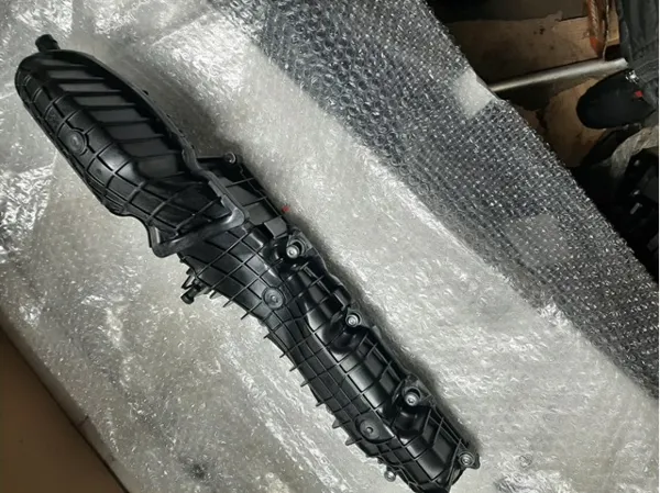 Колектор впускний, правий 11615B3F936 BMW