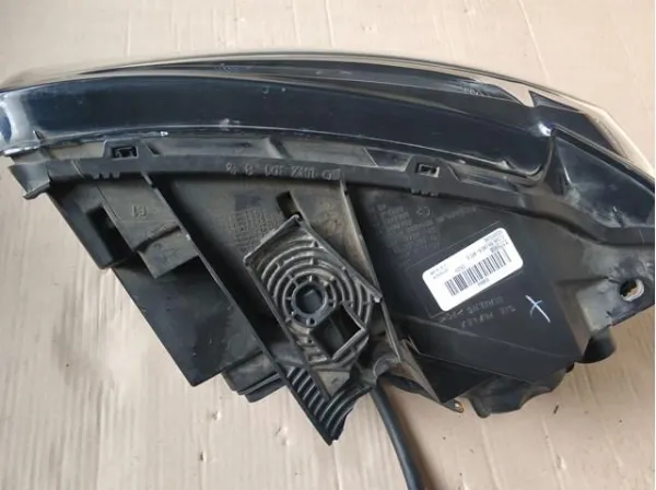 Фара права 68266650AG Chrysler