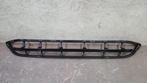 Решітка переднього бампера, центральна PBM99425A Signeda