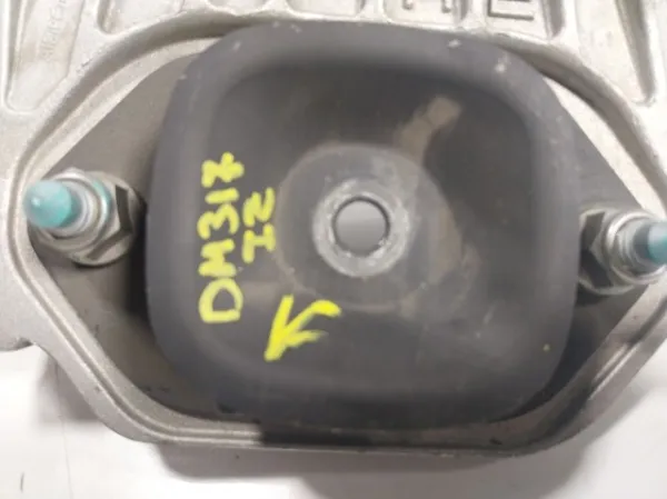 Кронштейн подушки (опори) двигуна, лівої 112531060R Renault (RVI)
