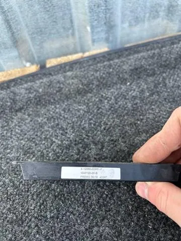  104312900B Tesla