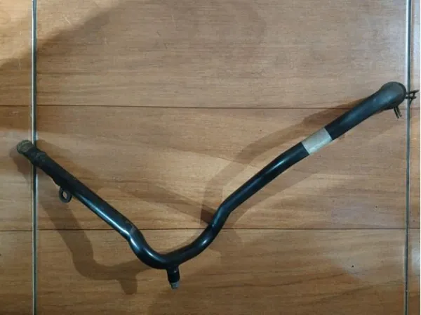 Шланг/патрубок водяного насосу, приймальний 11537514986 BMW