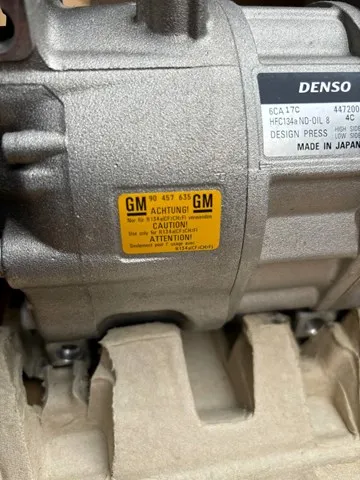 Компресор кондиціонера 90457635 General Motors
