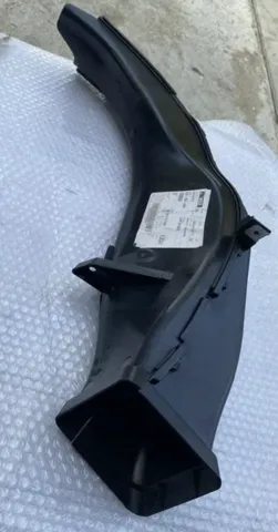 Повітропровід гальмівного диска, лівий 9J1807009 Porsche