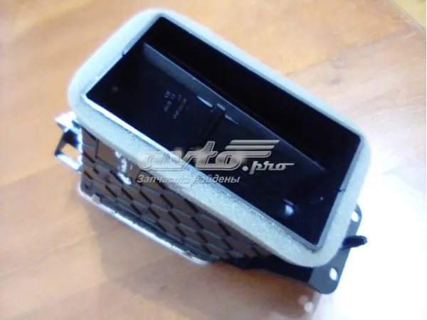 Решітка повітропровода права LR084735 Land Rover