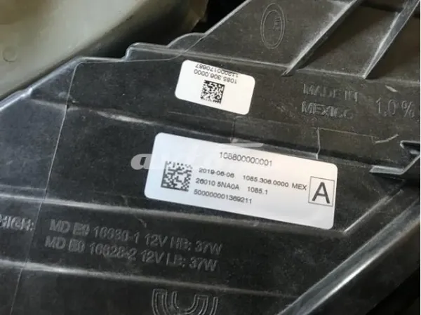Фара права 260105NA0A Nissan/Infiniti