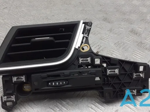 Решітка повітропровода ліва 4M1820901AK6PS VAG