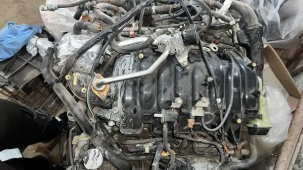Впускний колектор 1712038040 Toyota