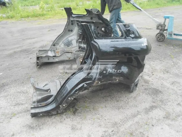 Крило заднє ліве LR028464 Land Rover