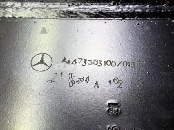 Важіль передньої підвіски нижній, лівий A4473303100 Mercedes