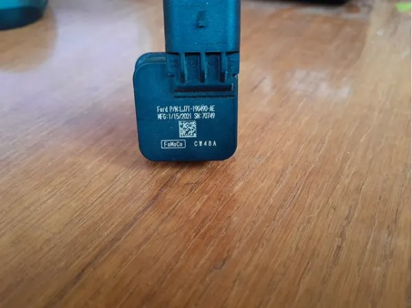  LJ7T19G490AE Ford