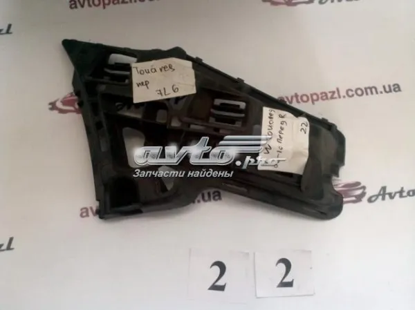 Направляюча заднього бампера, права 7L6807178C VAG