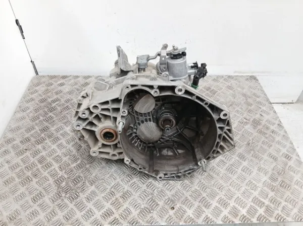 Коробка передач 55593607 Opel